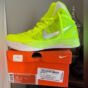 Nike Men’s Size 13 Hyperdunk 2011 Volt only worn a handful of times.